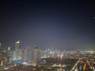 Condo in Makati with Fast WiFi, Free Pool, Netflix and Own Balcony - Manila - 3