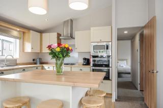 Lodge 66 at Riviera Bay Coastal Retreat - Brixham - 2