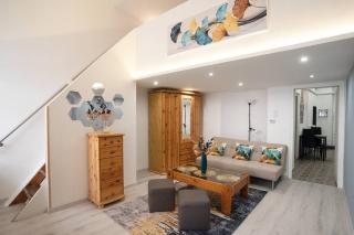 Z23 Studio by the Opera House - 0