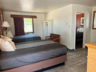 Auto Inn Motel & RV Park - Newcastle - 1