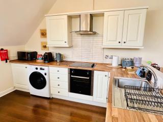 Top floor double en-suite BR apartment central Matlock - 7
