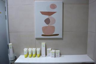 Warmcloud 2BR Oasis Home in Masdar - Relaxing Stay Near Masdar Park & City Centre - 7