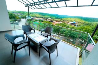 Hotel Strawberry inn, Mahabaleshwar - Mahabaleshwar - 4