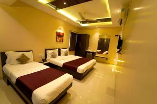 Hotel Strawberry inn, Mahabaleshwar - Mahabaleshwar - 2