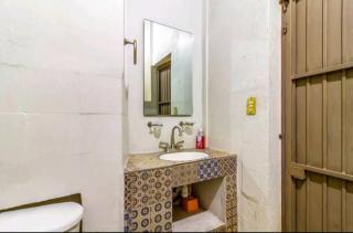 1 Guadalajara corazón del centro histórico hospédate en una casa antigua en una habitación sencilla con áreas comunes y baños compartidas - 4