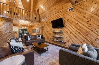 Broken Bow Family Cabin with Private Hot Tub! - Stephens Gap - 6