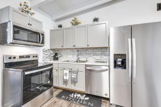 Fort Walton Beach Townhome Less Than 1 Mi to Downtown! - Fort Walton Beach - 4