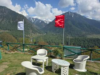 CLIFF COTTAGE PAHALGAM, KASHMIR - Batakūt - 1