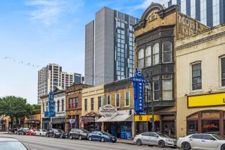 Littlefield Lofts, Hosted by Placemakr - 6th St - Austin - 1