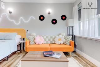 The Moose #10 - Stylish Loft with King Bed, Free Parking & Wi-Fi - Memphis - 9