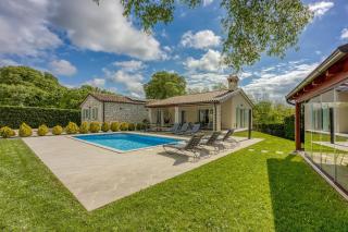 Celtis House -Pool-Whirlpool-Sauna - Grožnjan - 0