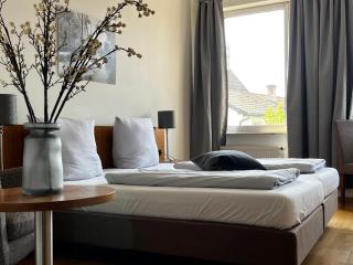 Landgasthof zur Sonne I Hotel & Restaurant - Neuburg - 1