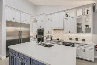 Resort Style Estate, 2 Houses, Putt-Putt Course, B-ball Court, Heated Pool - 1