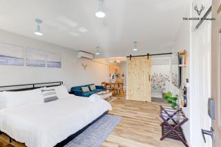 The Moose #11 - Luxe Modern loft with King Bed, Free Parking & Wi-Fi - Memphis - 7