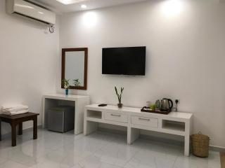 Lavinia Bay Beach Hotel - 4