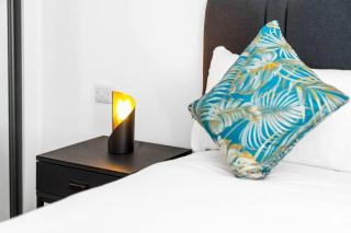 2 Bed Apt w/Parking - City Centre ✘ PRIVATE ROOFTOP TERRACE → Close to Brindley Place, Broad St, Utilita Arena Birmingham, LEGOLAND, SEA LIFE Centre Birmingham, Symphony Hall - Birmingham - 2