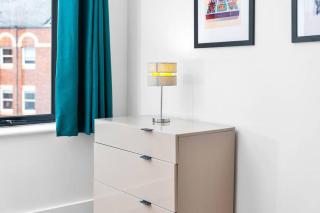 2 Bed Apt w/Parking - City Centre ✘ PRIVATE ROOFTOP TERRACE → Close to Brindley Place, Broad St, Utilita Arena Birmingham, LEGOLAND, SEA LIFE Centre Birmingham, Symphony Hall - Birmingham - 1