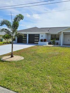 Cozy Retreat, heated pool, water canal, bikes,3 bedroom - Cape Coral - 7