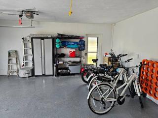 Cozy Retreat, heated pool, water canal, bikes,3 bedroom - Cape Coral - 5