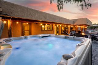 Pickleball & Putt Putt Pool Hot Tub Loungers - Scottsdale - 4