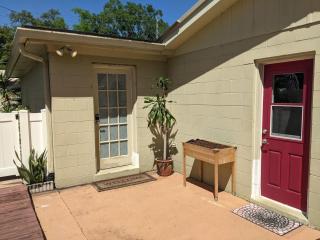 Private Access Suite in Family Home - Orlando - 7