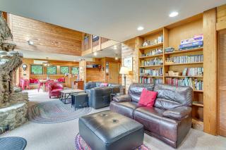 Riverfront Skykomish Cabin with Private Hot Tub! - Skykomish - 7