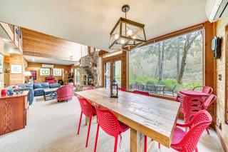 Riverfront Skykomish Cabin with Private Hot Tub! - Skykomish - 4