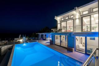 Ikaria Beachfront Villa 7 Bedrooms Villa Indigo Blue Haven Infinity Pool With Stunning Aegian Sea Views Gialiskari - 5