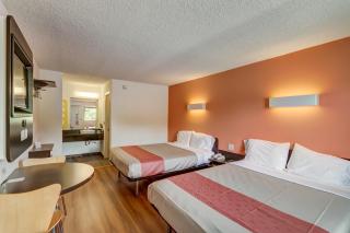 Motel 6-Berea, KY - 4