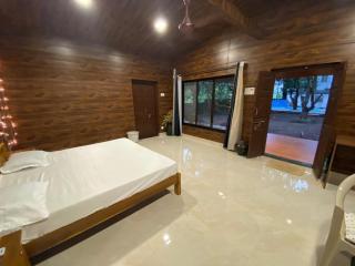 The Mango Woods Cottage with Bathtub in Alibag with Swimming Pool - Alībāg - 2