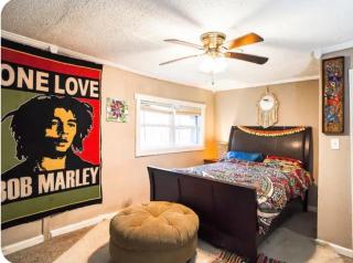 Hilltop Hideaway Unit 1 - Atlanta - 7