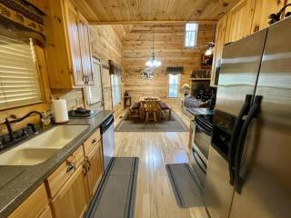 2 bed Cabin HOT TUB close to Helen #16 - Helen - 1