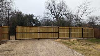 Simply Get-A-Waco- HOT TUB, Sleeps 10, 5-min Walk to Silos & Downtown Waco - 3