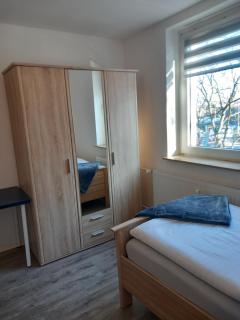 City Apartment Duisburg 2#Netflix &Wlan &Kingsize Bett & Kaffee Maschine & Central & 500m Innenhafen & 2 min U Bahn - Duisburg - 2