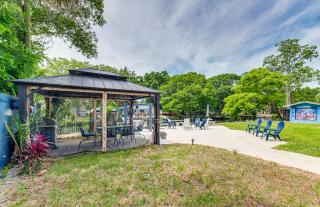 Waterfront Weeki Wachee Home with Kayaks! - Spring Hill - 1