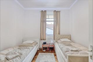 Nick & Klaras Central Apartments - 7