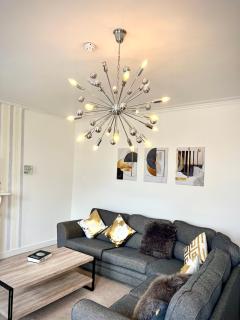 Private Parking, Urban Comfort & City Haven - Plymouth - 0