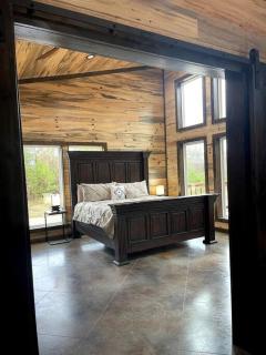 The Luxurious - River Ranch - Cabin Sleeps 9! - Broken Bow - 1