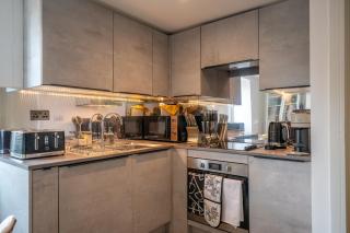 2-Bed Apartment, free parking, 30 minutes from Cheltenham Races - - 7