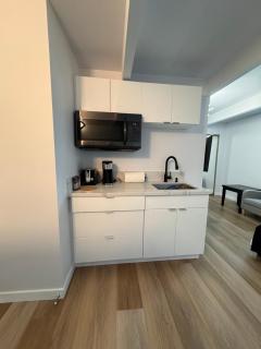 Modern Studio Stylish &Cozy Back Unit - 1