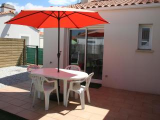 Maison de vacances à 700m de la plage avec terrasse, Wi-Fi, et équipements complets. - FR-1-22-296 - La Tranche-sur-Mer - 7