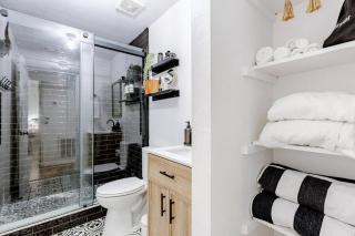 Onyx Oasis - Devils Den - Huge Yard & Pet Friendly - Sleeps 5 - Williston - 1
