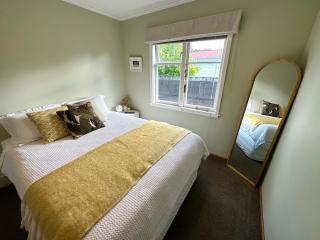 Sunny & Cosy Napier Home! - Napier - 2