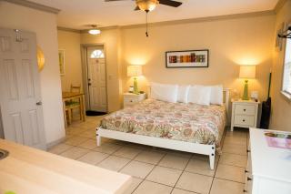 Haley's at Anna Maria Island Inn - 6