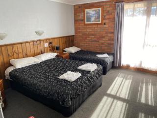 Corryong Country Inn - Corryong - 8