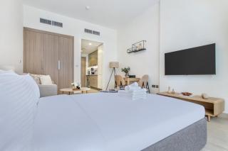 Cozy Studio Getaway In Azizi 17! Sleep 3 Adults - Dubai - 8