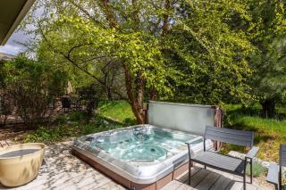 Elegant Boise River Home at Bown Crossing with Hot Tub - Boise - 4