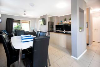 Marlin Cove Holiday Apartments - Trinity Beach - 3