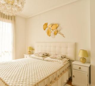 Atico con 2 dormitorios garaje y piscina - 0