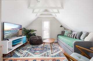 Modern Mid-Century Downtown AC Walkable - Traverse City - 3